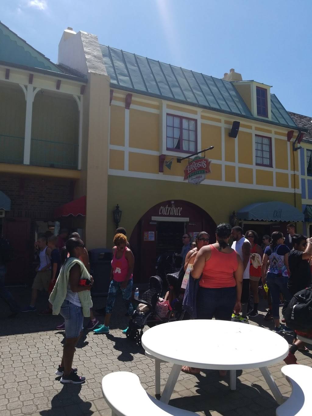 LaRosas | restaurant | Kings Island Dr, Kings Mills, OH 45034, USA | 5137545700 OR +1 513-754-5700