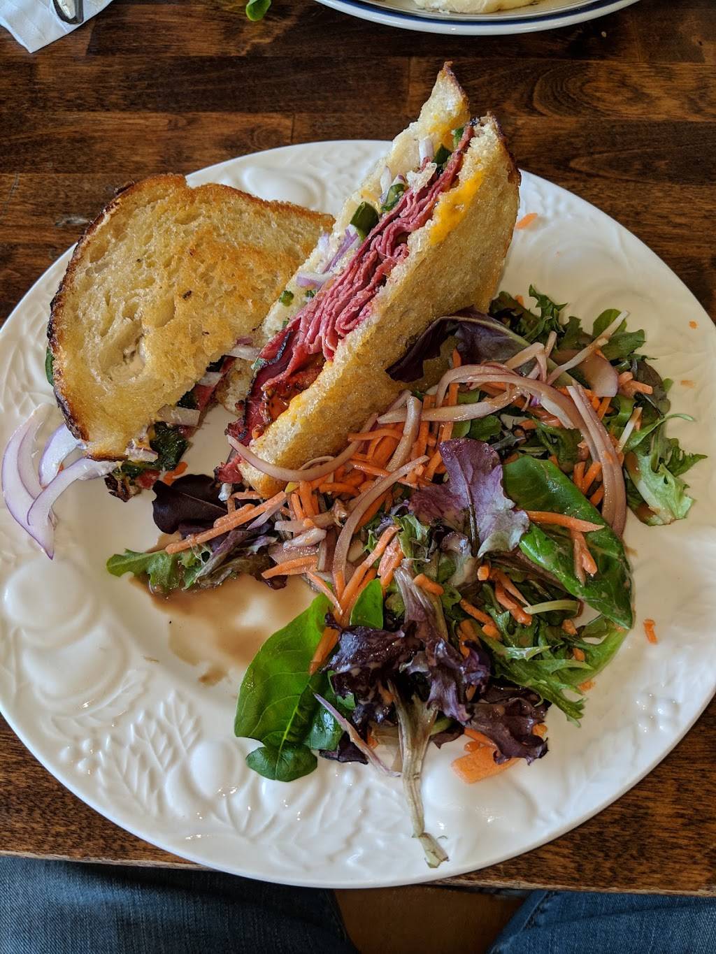 Tip Top Tavern | restaurant | 601 North St, Madison, WI 53704, USA | 6082415515 OR +1 608-241-5515