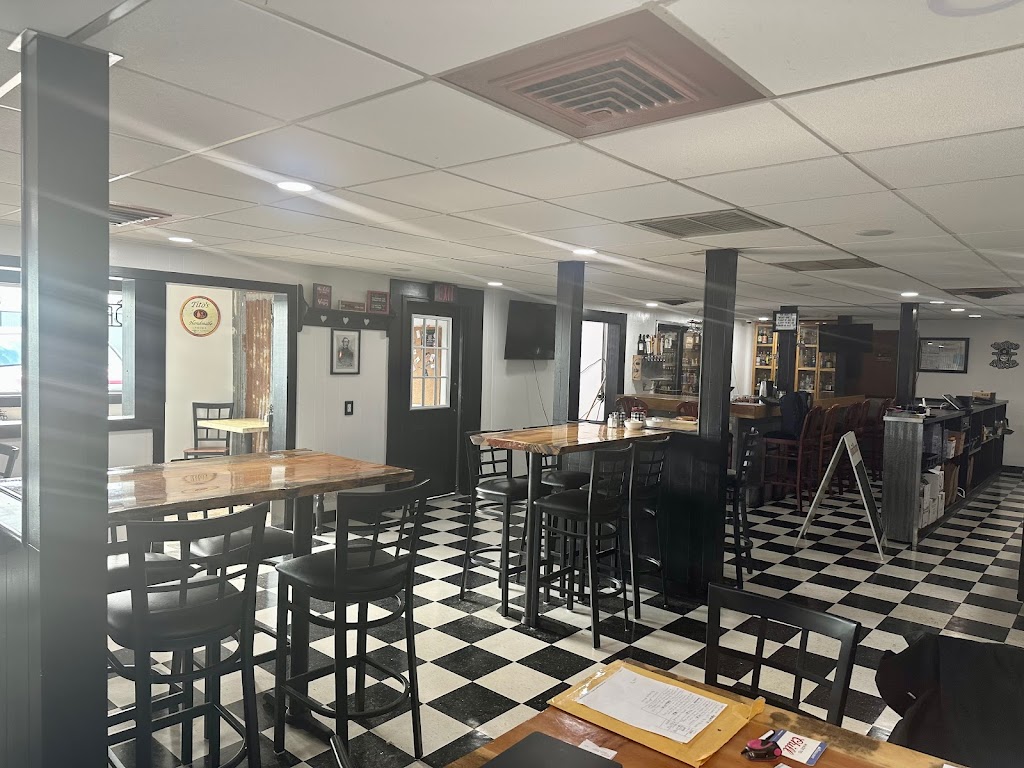 Farragut Bar and Grill | restaurant | 30625 N Old Hwy 95, Athol, ID 83801, USA | 2085615075 OR +1 208-561-5075