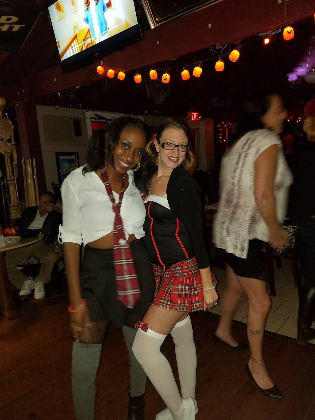 Toms Place | restaurant | 5027 S White Horse Pike, Egg Harbor City, NJ 08215, USA | 6099650075 OR +1 609-965-0075