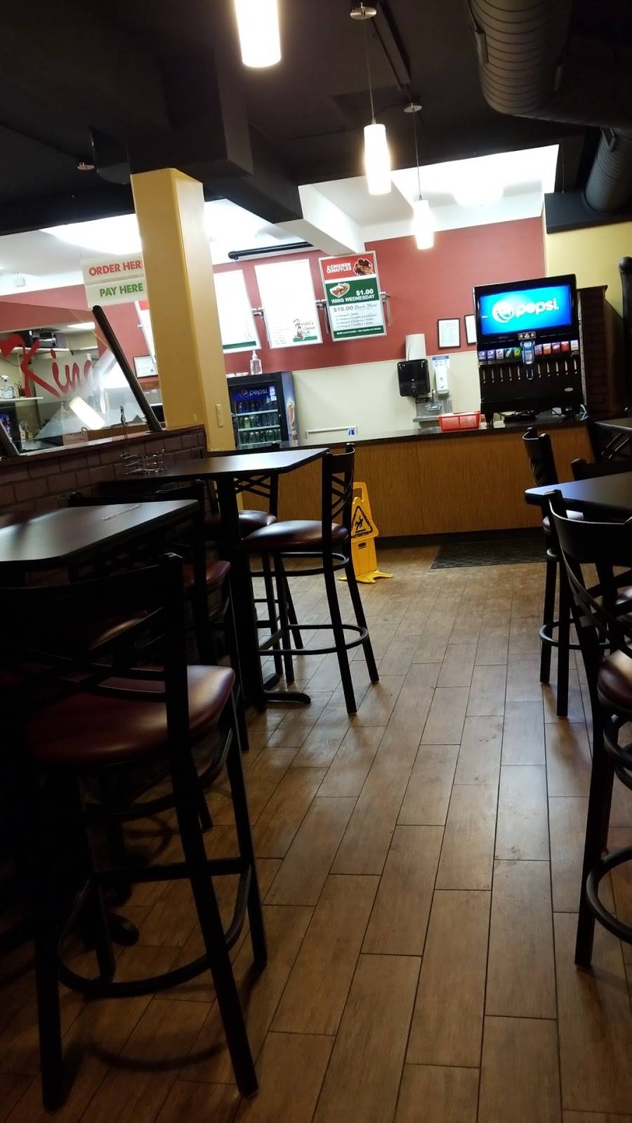 Harolds Chicken #25 | restaurant | 316 E Burlington St, Iowa City, IA 52240, USA | 3193836230 OR +1 319-383-6230