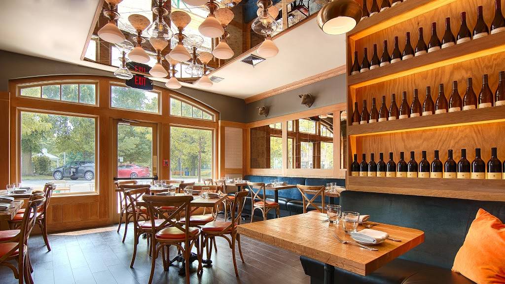 Maevery Public House | night club | 20 E Scranton Ave, Lake Bluff, IL 60044, USA | 8476043952 OR +1 847-604-3952