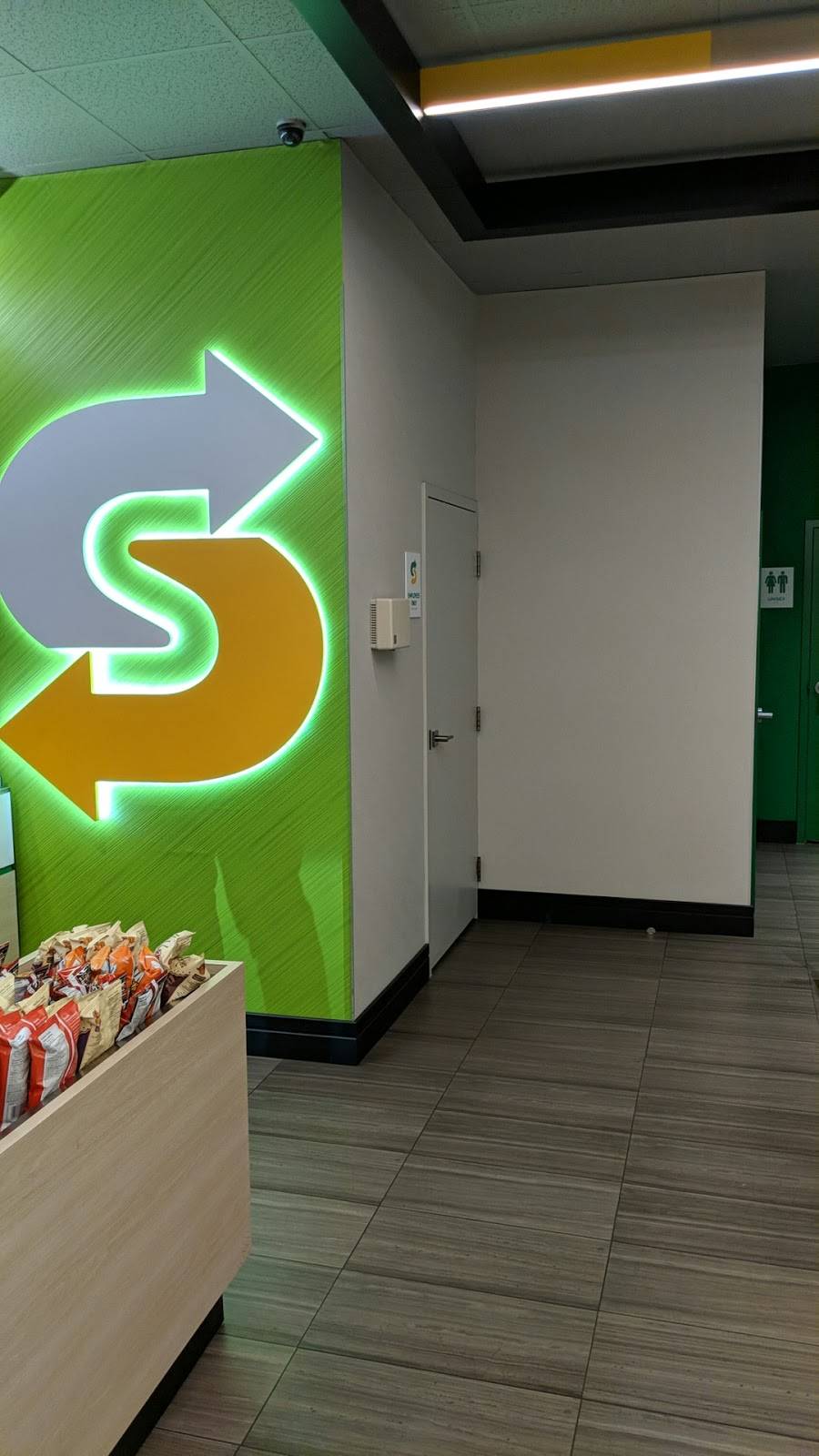 Subway | meal takeaway | 300 Tecumseh Rd E, Windsor, ON N8X 5E8, Canada | 5192588898 OR +1 519-258-8898