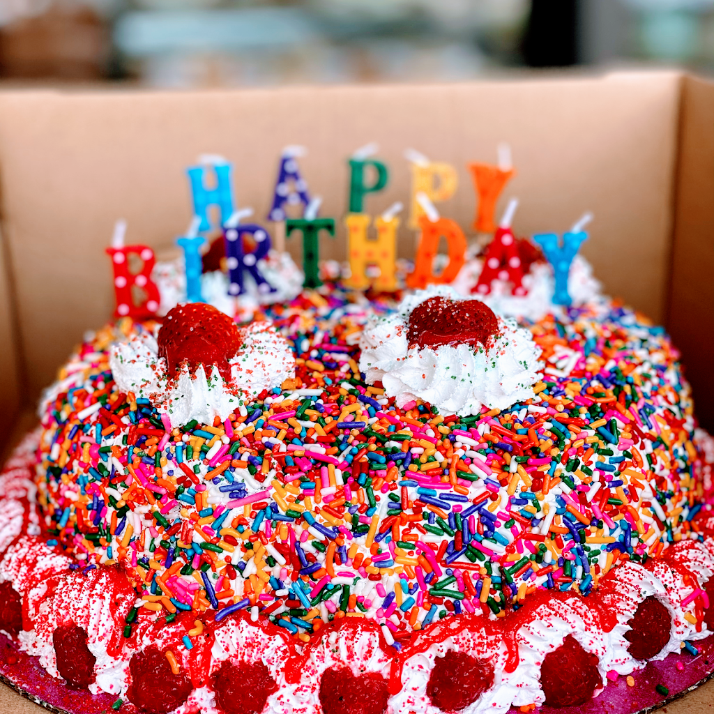 Ruthys bakery | restaurant | 5131 S University Dr, Davie, FL 33328, USA | 9544340983 OR +1 954-434-0983