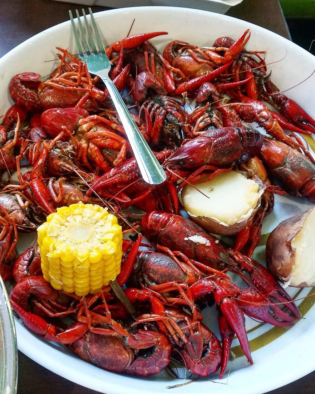 Fish and Tails Oyster Bar | restaurant | 807 S Central Expy, Richardson, TX 75080, USA | 9727739122 OR +1 972-773-9122