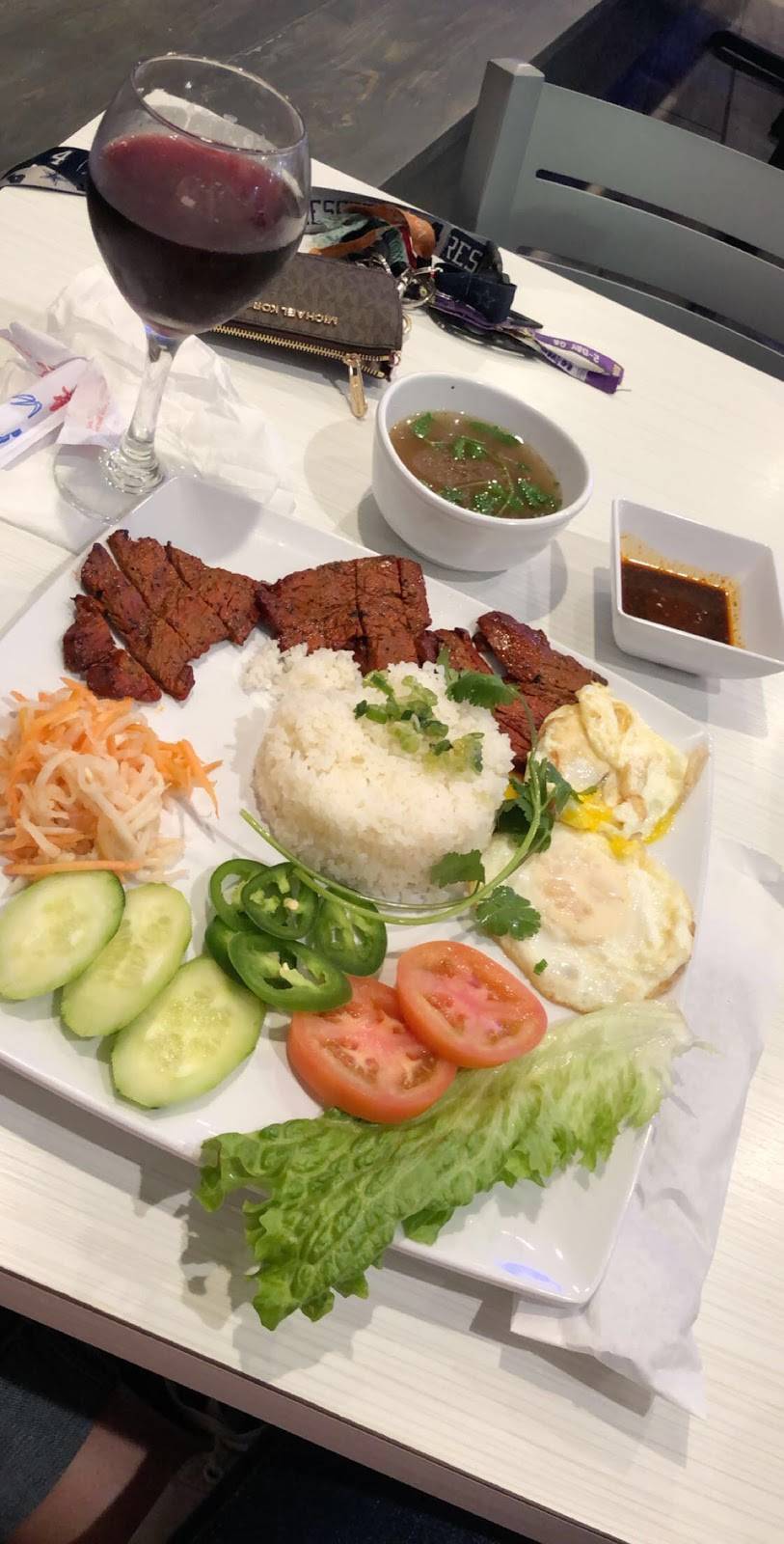 TT Pho | restaurant | 4057 Riley Fuzzel Rd #900, Spring, TX 77386, USA | 2817713983 OR +1 281-771-3983