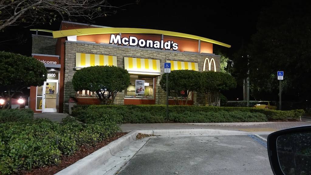 McDonalds | cafe | 1900 N State Rd 7, Hollywood, FL 33021, USA | 9549817288 OR +1 954-981-7288