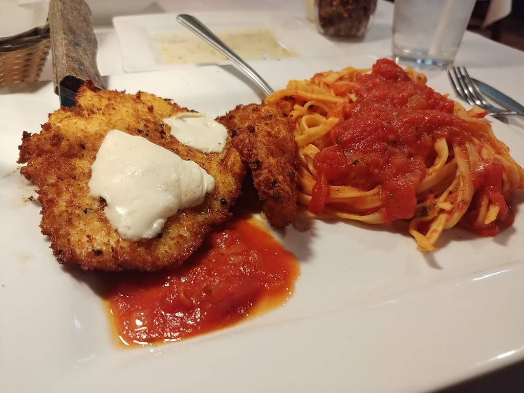 Bugsys Italian Cuisine | restaurant | 7936 Hills and Dales Rd NW, Massillon, OH 44646, USA | 3308800881 OR +1 330-880-0881