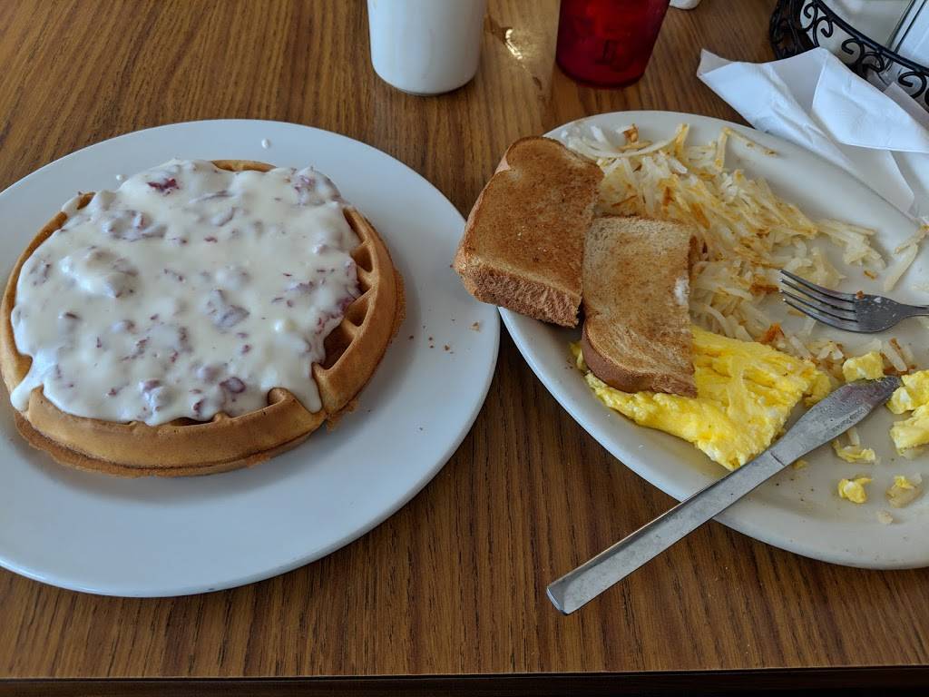 Strawberry Family Restaurant | restaurant | 3771 Layfield Rd, Pennsburg, PA 18073, USA | 2156797701 OR +1 215-679-7701