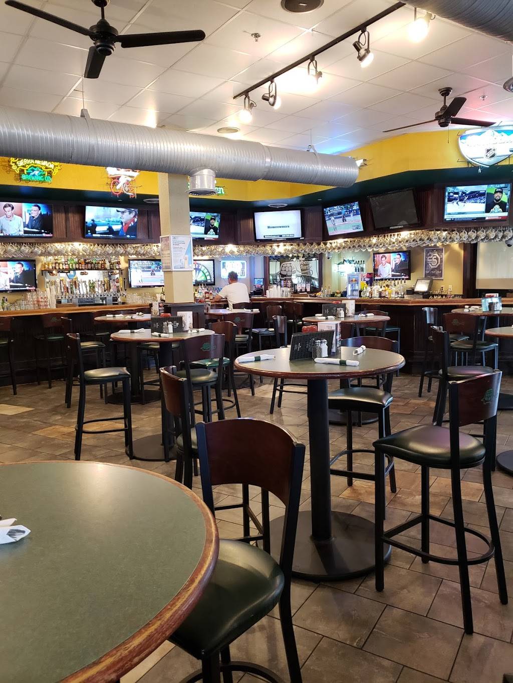The Greene Turtle Sports Bar & Grille | restaurant | 18101 Town Center Dr, Olney, MD 20832, USA | 3015700343 OR +1 301-570-0343