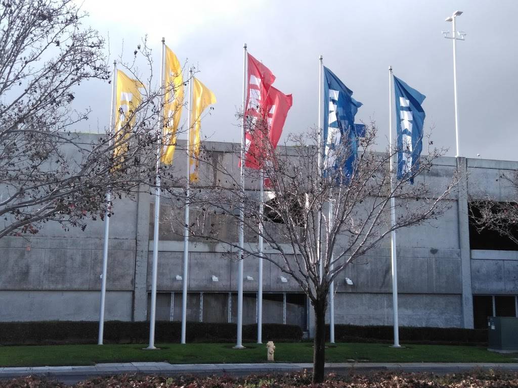 Gateway 101 | shopping mall | 1771 E Bayshore Rd, East Palo Alto, CA 94303, USA | 9252791800 OR +1 925-279-1800