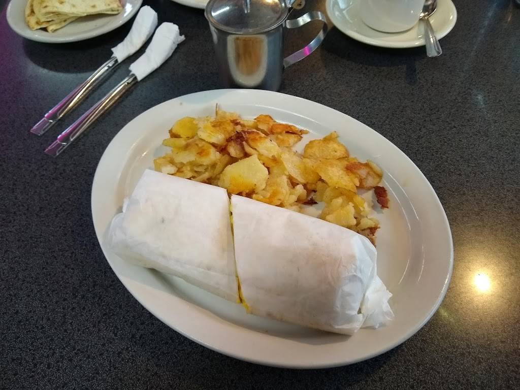 Skyline Diner | restaurant | 789 Dowd Ave, Elizabeth, NJ 07201, USA | 9083511773 OR +1 908-351-1773