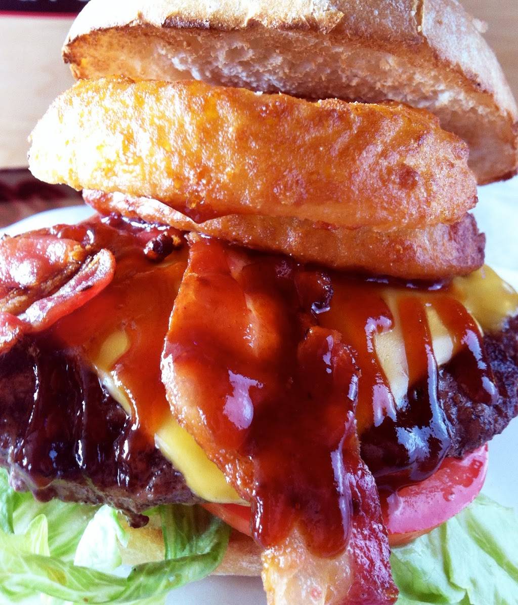 Wings Etc. | restaurant | 870 Lima Rd, Kendallville, IN 46755, USA | 2603499464 OR +1 260-349-9464