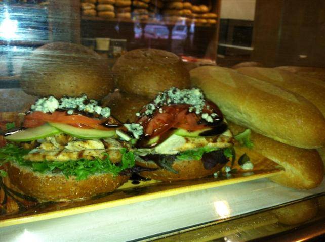 Associate Gourmet Market | restaurant | 3660, 1699 State Rte 112 # J, Medford, NY 11763, USA | 6314751749 OR +1 631-475-1749