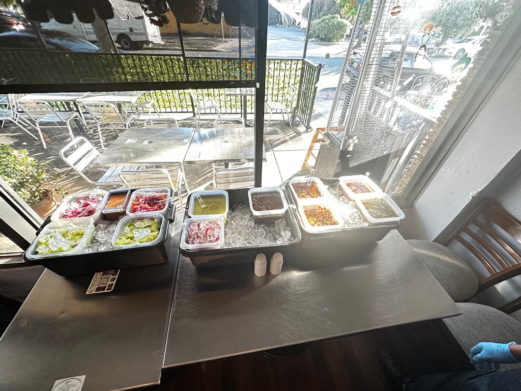 La Casita Del Guero | restaurant | 2118 Mt Diablo St Suite B, Concord, CA 94520, USA | 4159922395 OR +1 415-992-2395