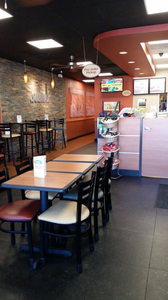 Subway Restaurants | restaurant | 8672 Lindley Ave, Northridge, CA 91325, USA | 8188826200 OR +1 818-882-6200