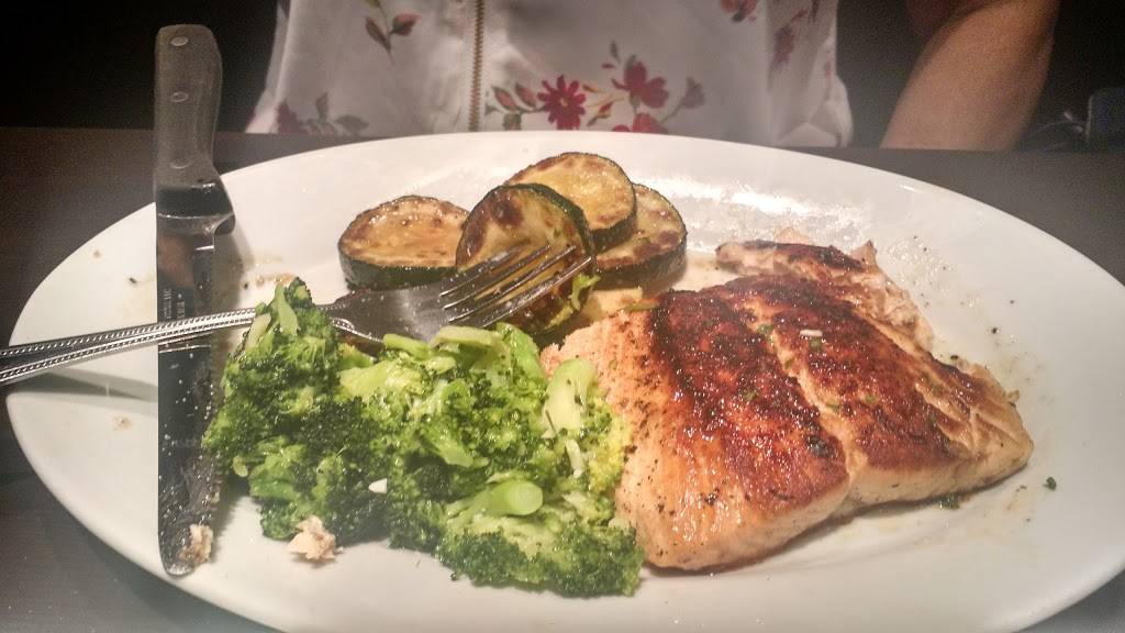 Ruby Tuesday | restaurant | 1851 NE Pine Island Rd, Cape Coral, FL 33909, USA | 2395730469 OR +1 239-573-0469