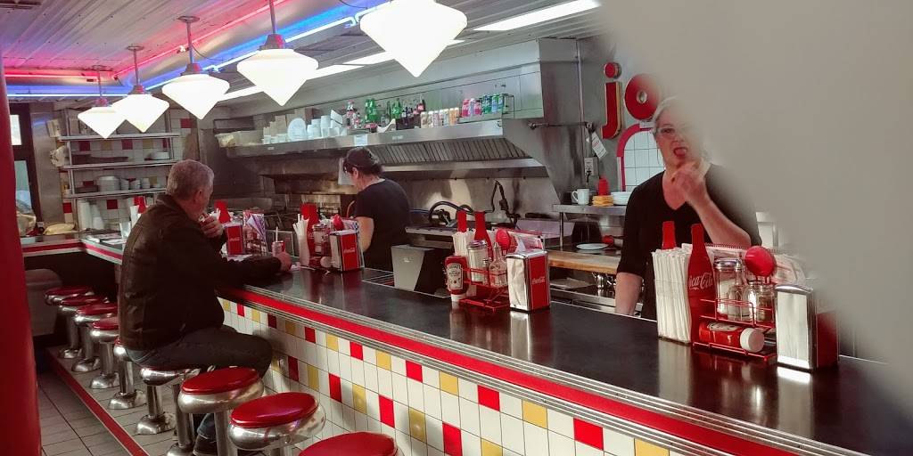 Johnny Restaurant | restaurant | 603 Rue Saint Georges, Saint-Jérôme, QC J7Z 5B7, Canada | 4504361339 OR +1 450-436-1339