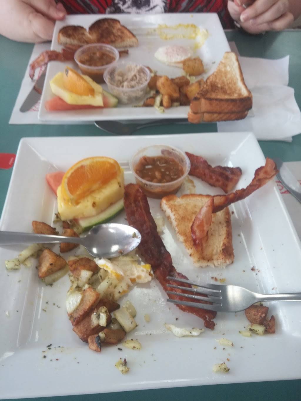 La Belle Province | restaurant | 8400 Boulevard Henri-Bourassa #167, Québec, QC G1G 4E2, Canada | 5813004831 OR +1 581-300-4831