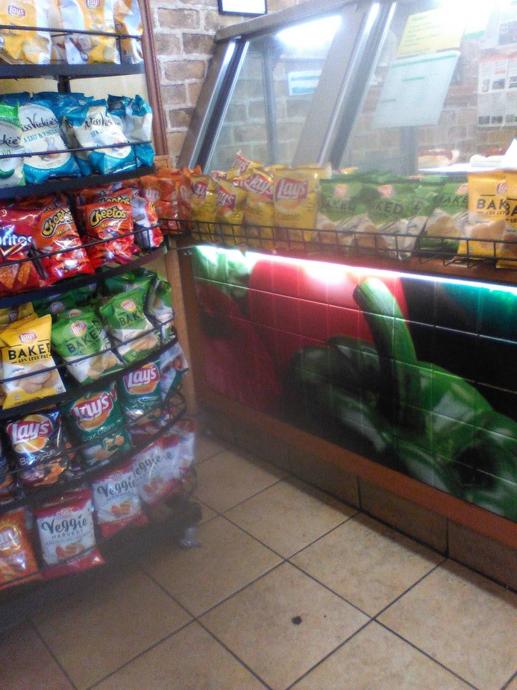 Subway Restaurants | restaurant | 560 US-79, Hutto, TX 78634, USA | 5128462430 OR +1 512-846-2430