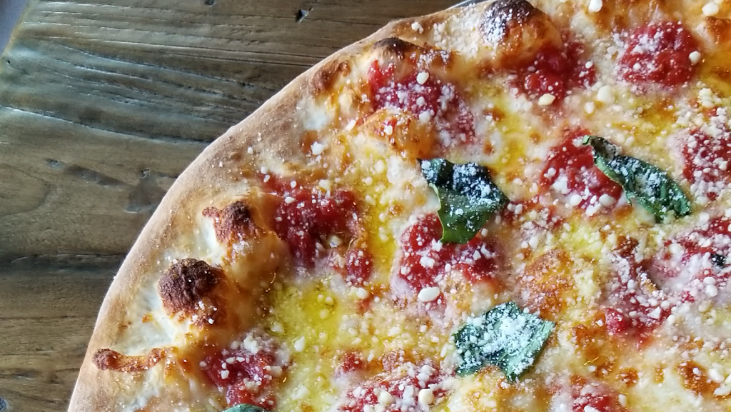 Round Pie Pizza Company | meal delivery | 1957 Victory Blvd, Staten Island, NY 10314, USA | 7185240000 OR +1 718-524-0000