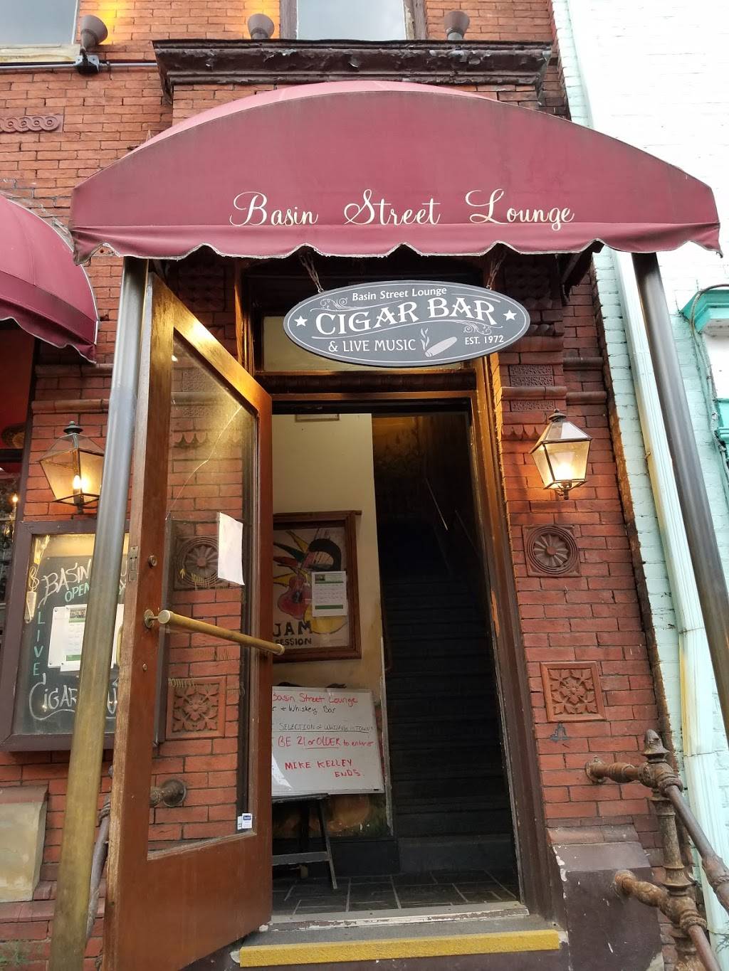 Two Nineteen Restaurant | night club | 219 King St, Alexandria, VA 22314, USA | 7035491141 OR +1 703-549-1141