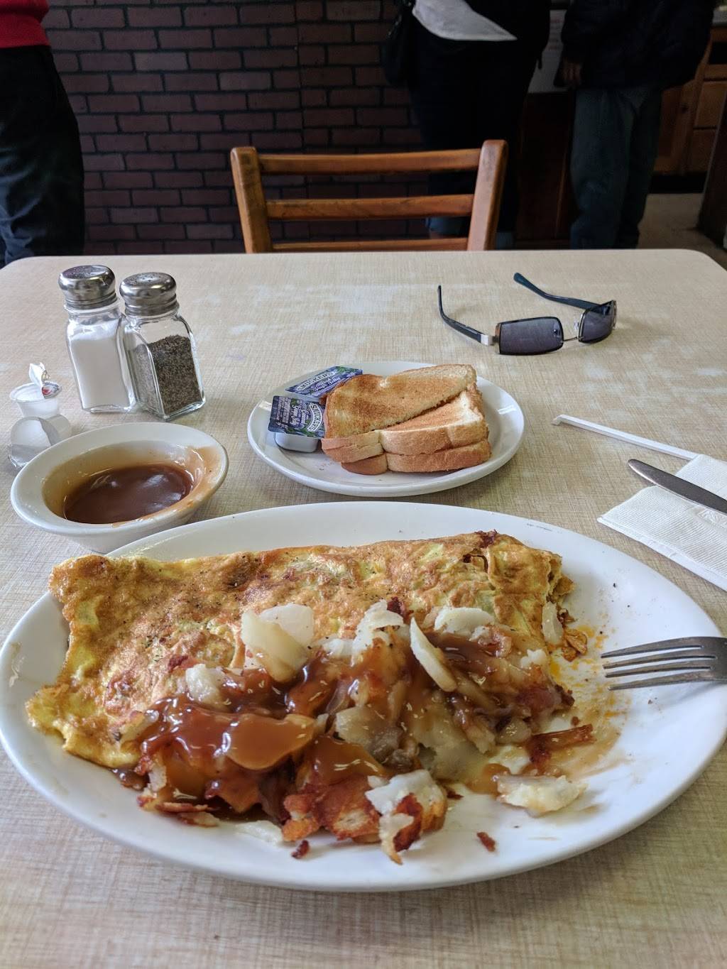 Three Star Restaurant | restaurant | 1806 E 28th St, Lorain, OH 44055, USA | 4402777105 OR +1 440-277-7105