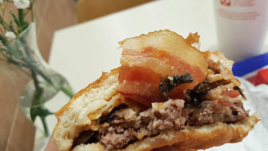 Wendys | restaurant | 4410 W Green Oaks Blvd, Arlington, TX 76016, USA | 6825874047 OR +1 682-587-4047