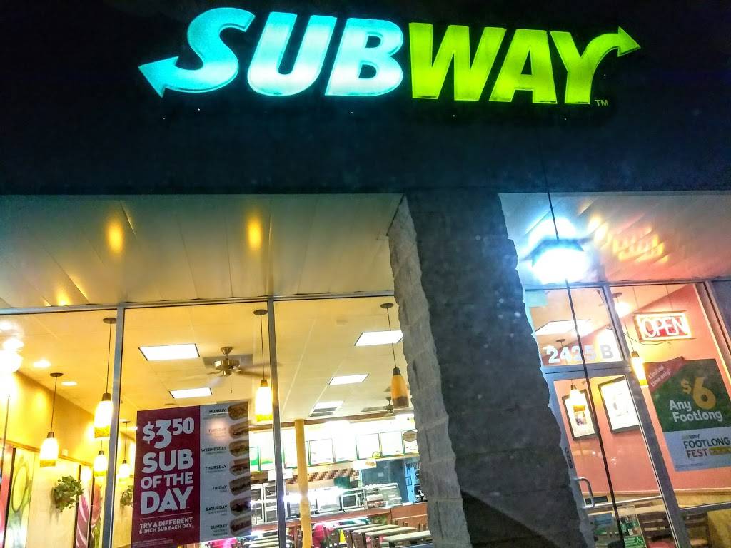 Subway Restaurants | restaurant | 2425 S Cockrell Hill Rd, Dallas, TX 75211, USA | 2143373900 OR +1 214-337-3900