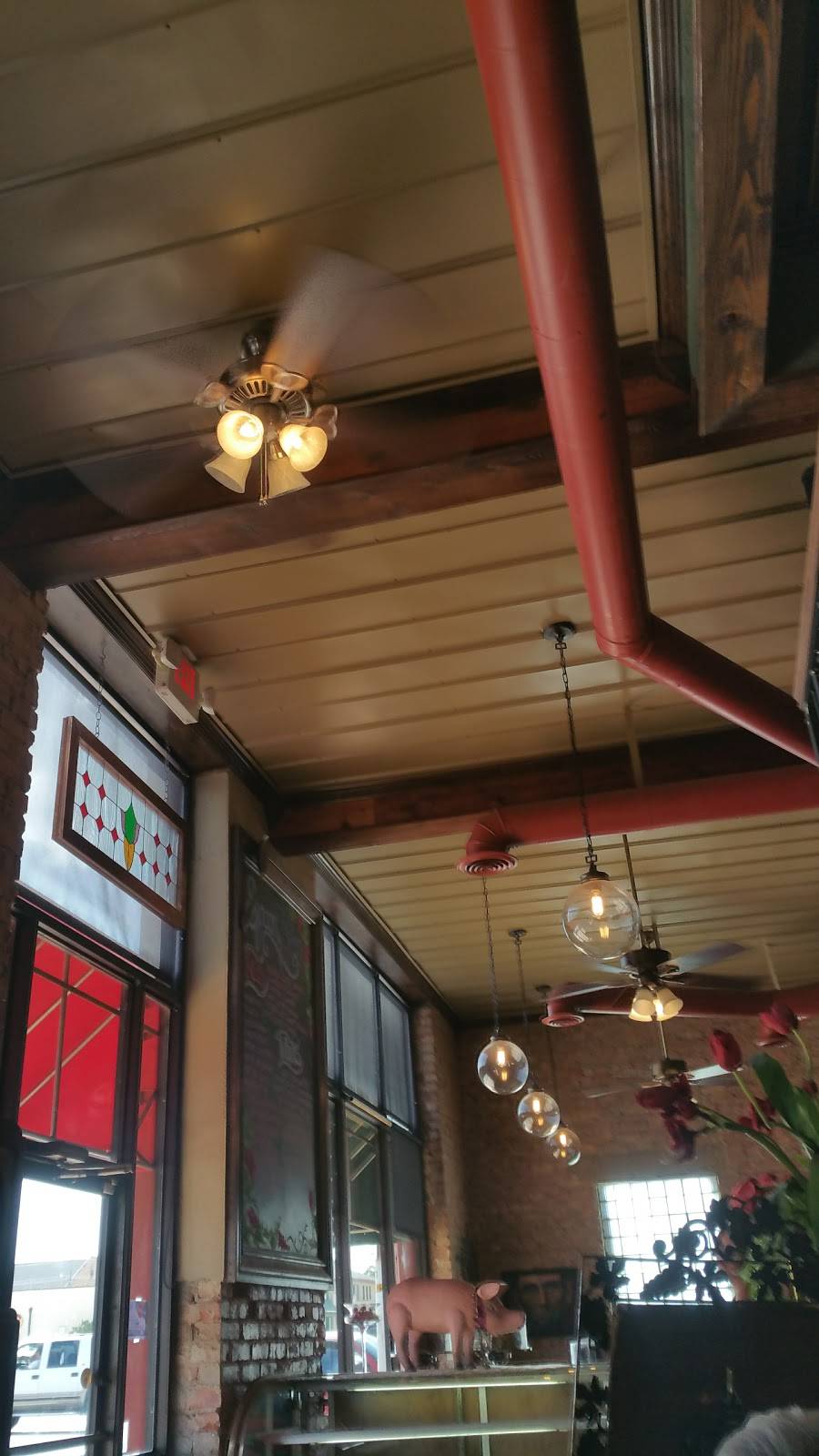 The Silver Spoon | restaurant | 529 SW C Ave, Lawton, OK 73501, USA | 5803576800 OR +1 580-357-6800