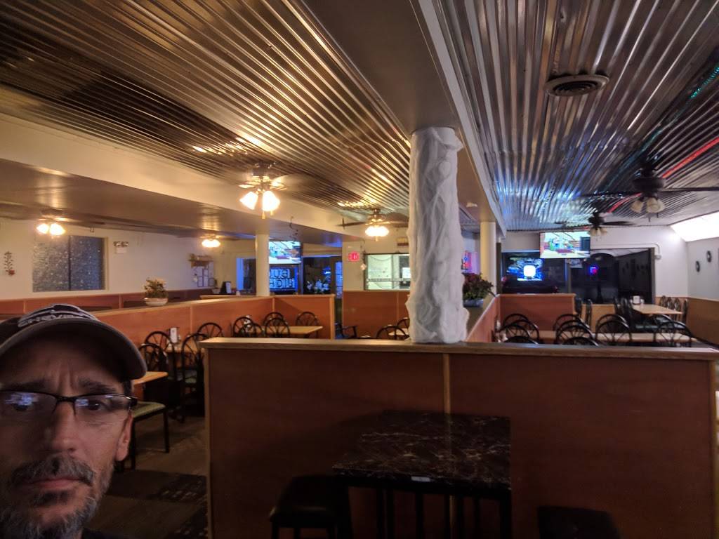 Country House Restaurant | restaurant | 194 E Main St, Braidwood, IL 60408, USA | 8153906100 OR +1 815-390-6100