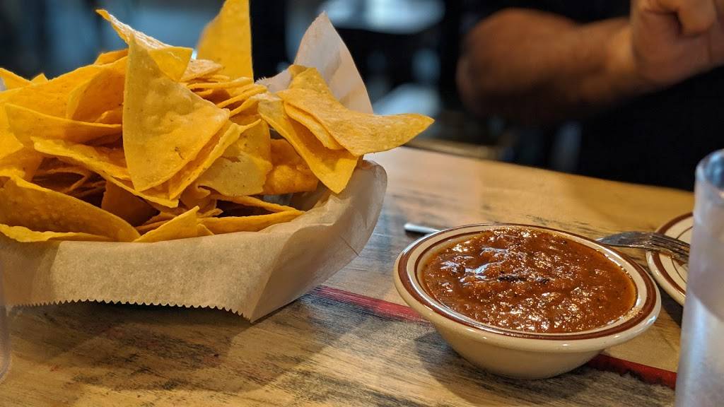 Los Chingones Mexican DTC | restaurant | 4959 S Newport St, Denver, CO 80237, USA | 3035674258 OR +1 303-567-4258