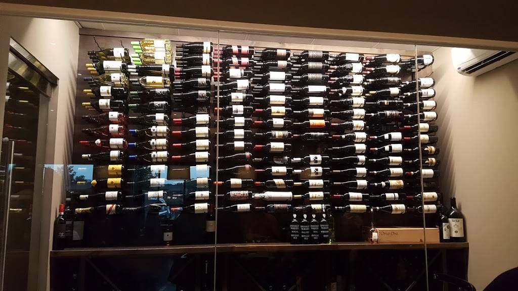 MōMō Pizzeria & Ristorante | restaurant | 7701 Pioneers Blvd, Lincoln, NE 68506, USA | 4022615966 OR +1 402-261-5966