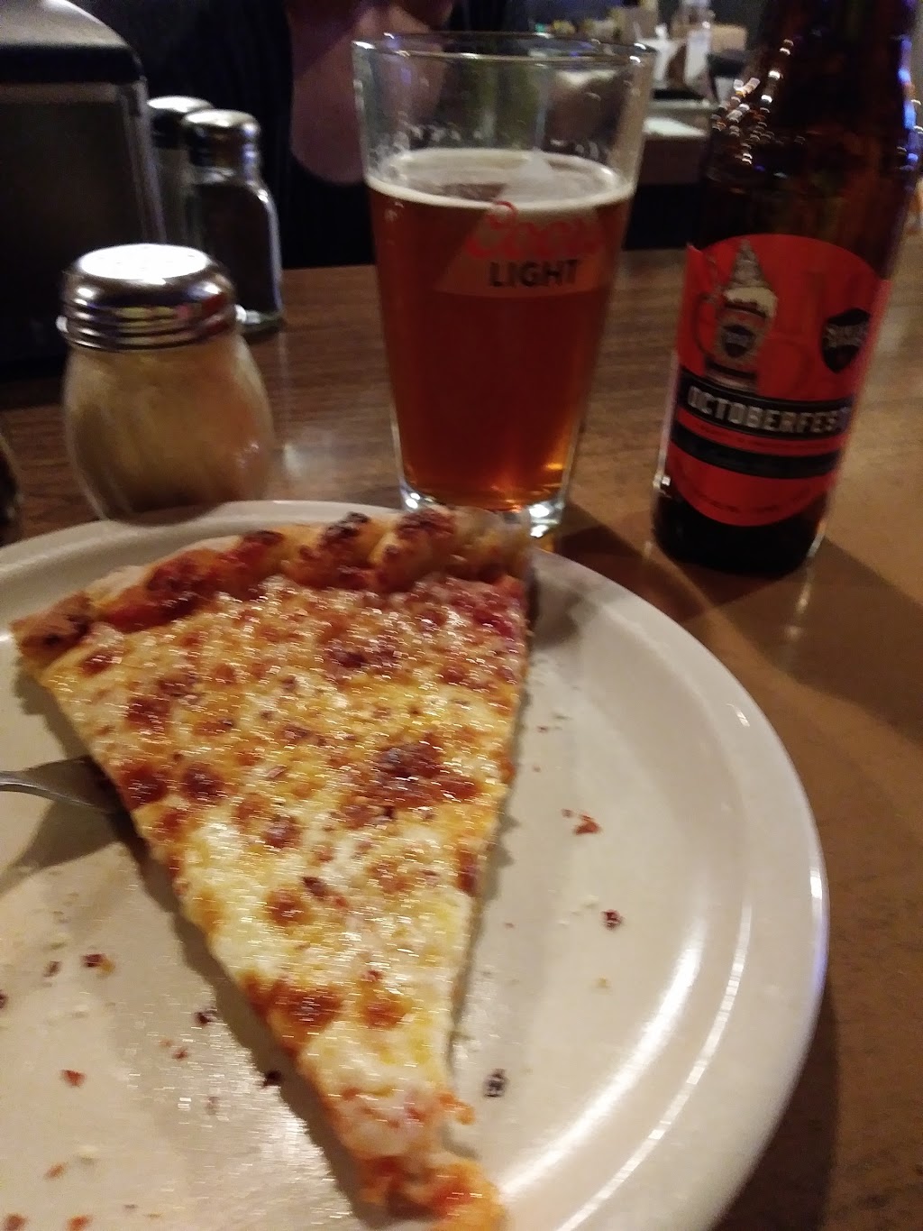 Happy Canyon Pizza Parlor | restaurant | Locust St, Arlington, OR 97812, USA | 5414542227 OR +1 541-454-2227