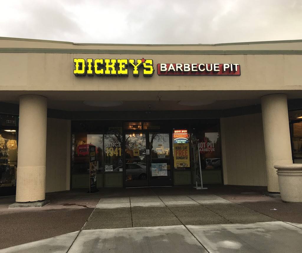 Dickeys Barbecue Pit | restaurant | 640 W Covell Blvd, Davis, CA 95616, USA | 5303410623 OR +1 530-341-0623