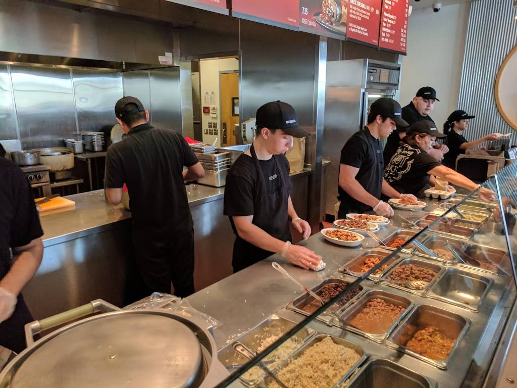 Chipotle Mexican Grill | restaurant | 28102 Newhall Ranch Rd, Valencia, CA 91355, USA | 6612579526 OR +1 661-257-9526