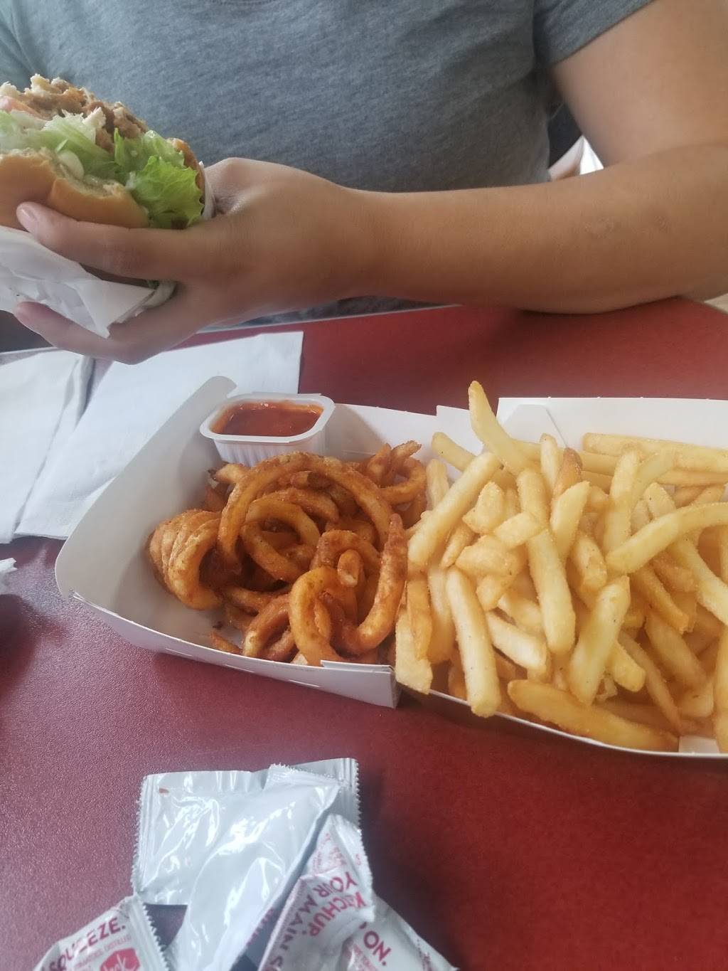 Jack in the Box | restaurant | 1545 E Yosemite Ave, Madera, CA 93638, USA | 5596645138 OR +1 559-664-5138