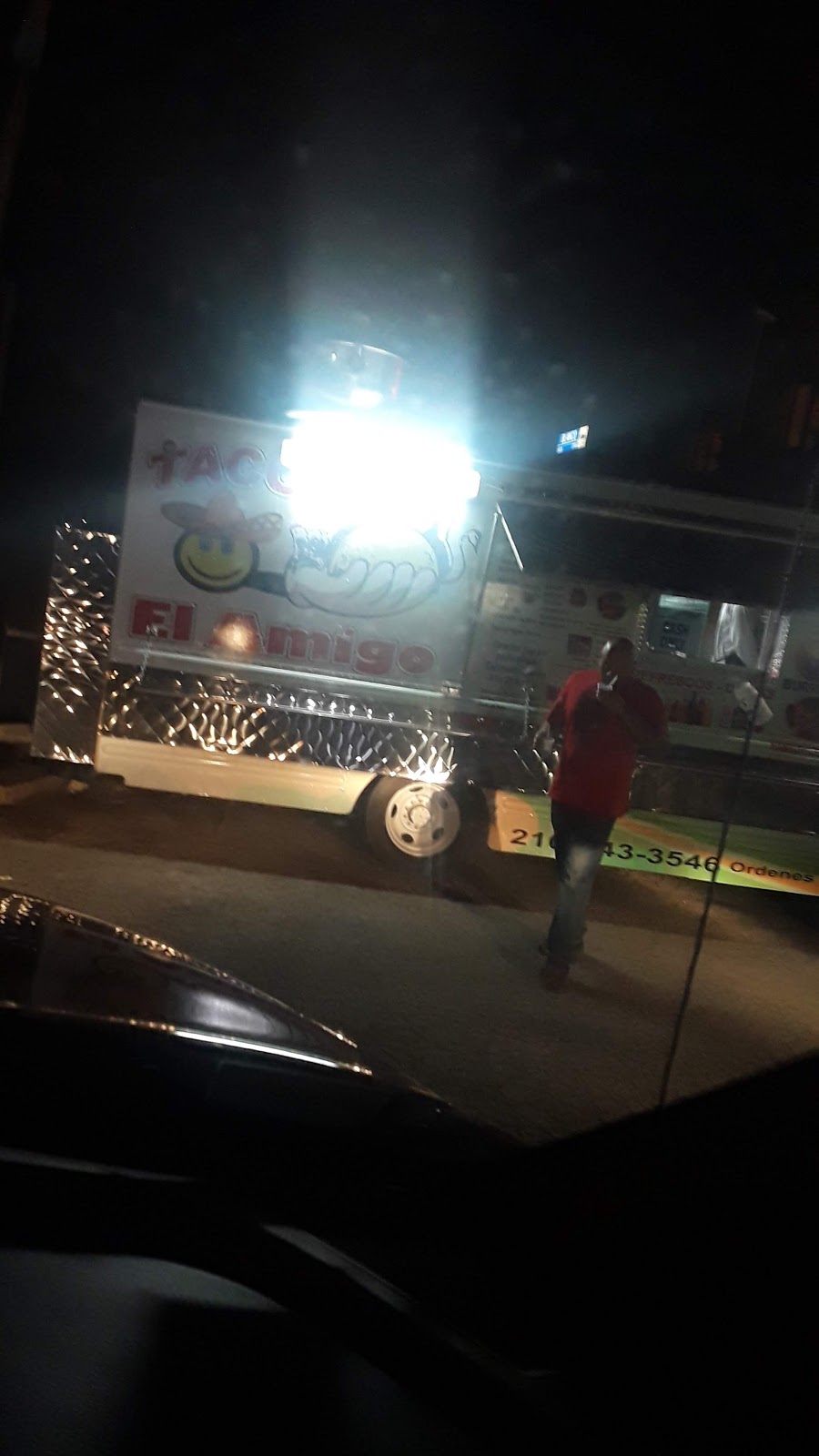 Tacos El Amigo | restaurant | 800 Santa Monica, San Antonio, TX 78201, USA | 2102433546 OR +1 210-243-3546