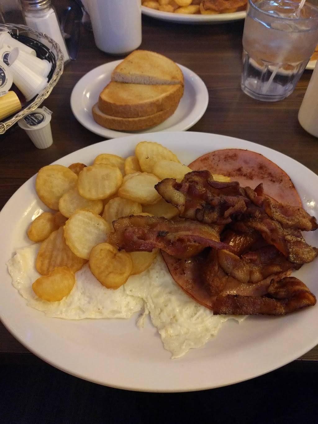 Town & Country Restaurant | restaurant | 683 Eramosa Rd, Guelph, ON N1E 5Z8, Canada | 5198235041 OR +1 519-823-5041