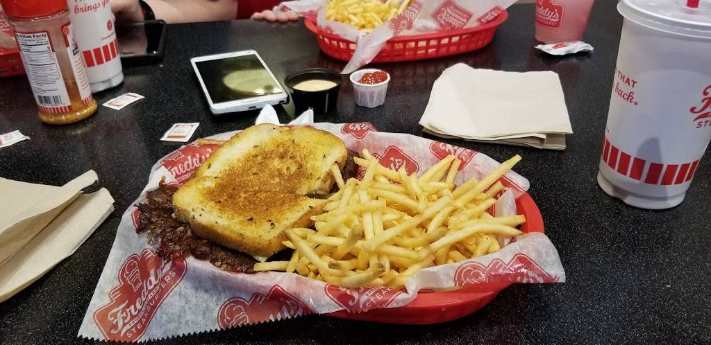 Freddys Frozen Custard & Steakburgers | restaurant | 1746 W Hunt Hwy, San Tan Valley, AZ 85143, USA | 4808822900 OR +1 480-882-2900