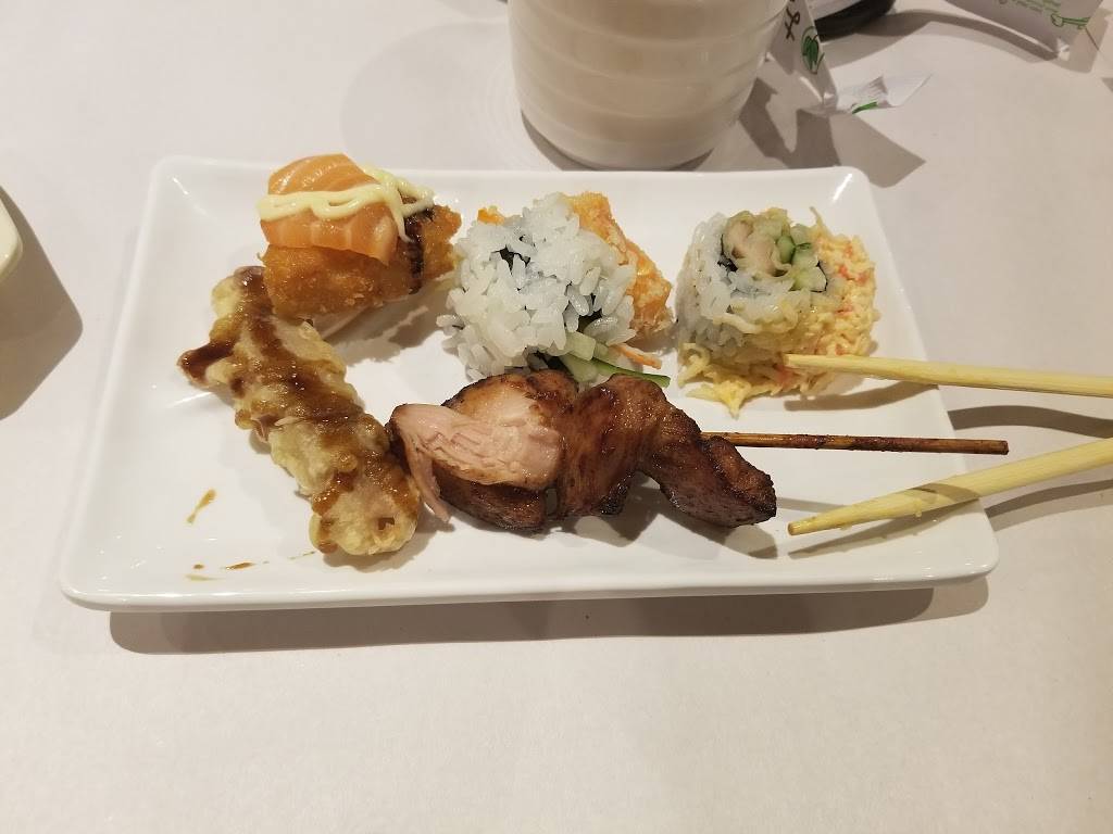 Tokyo Maki Sushi | restaurant | 2 Bartley Bull Pkwy, Brampton, ON L6W 3T7, Canada | 9054563988 OR +1 905-456-3988