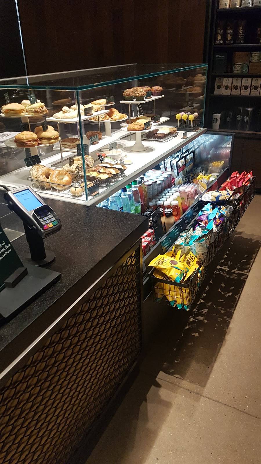 Starbucks | cafe | 5 Daves Way, Hamburg, PA 19526, USA | 4847054545 OR +1 484-705-4545