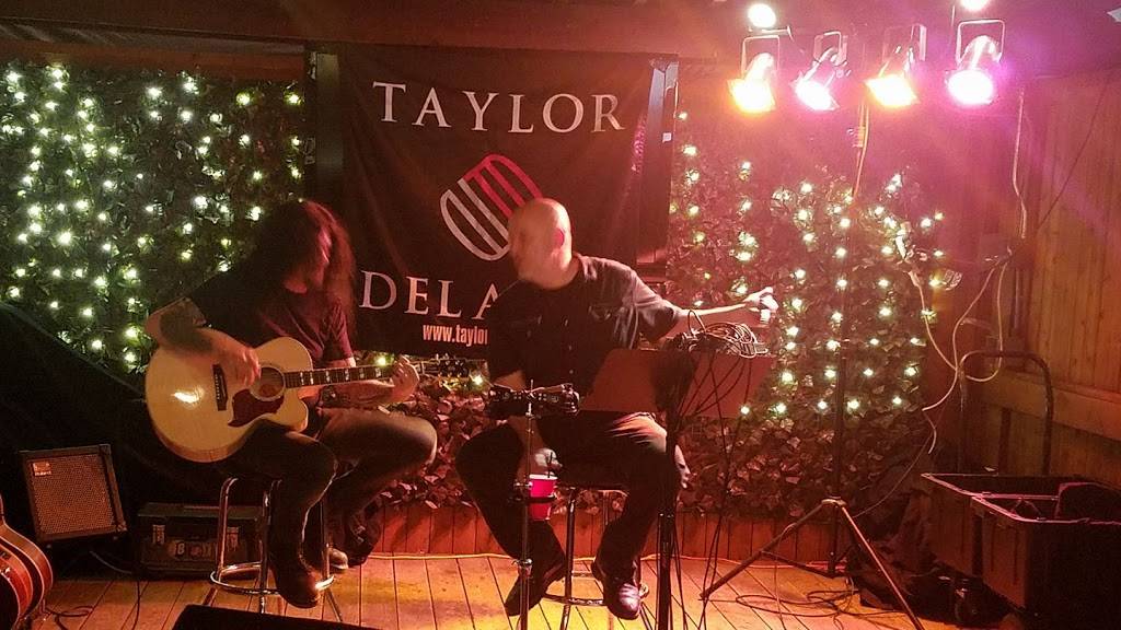 The IVY Tavern | restaurant | 5334 Lemmon Ave, Dallas, TX 75209, USA | 2145594424 OR +1 214-559-4424