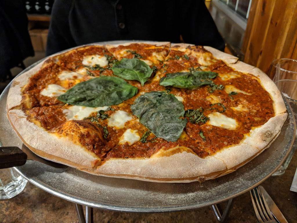 Crankers Coney Island | restaurant | 213 S State St, Big Rapids, MI 49307, USA | 2317961919 OR +1 231-796-1919