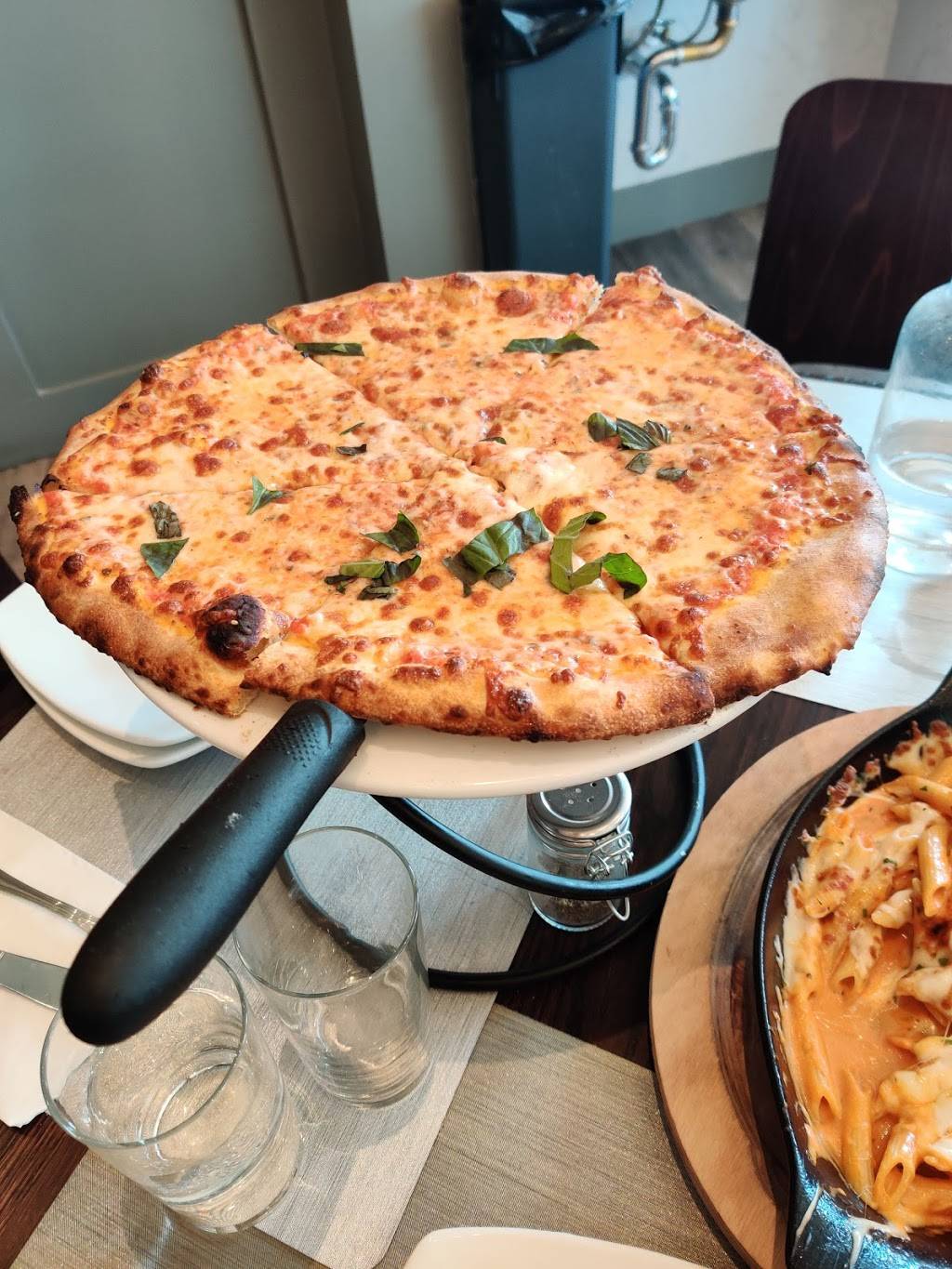 The Upper Crust Queens | restaurant | 67-11 Main St, Flushing, NY 11367, USA | 5853127878 OR +1 585-312-7878