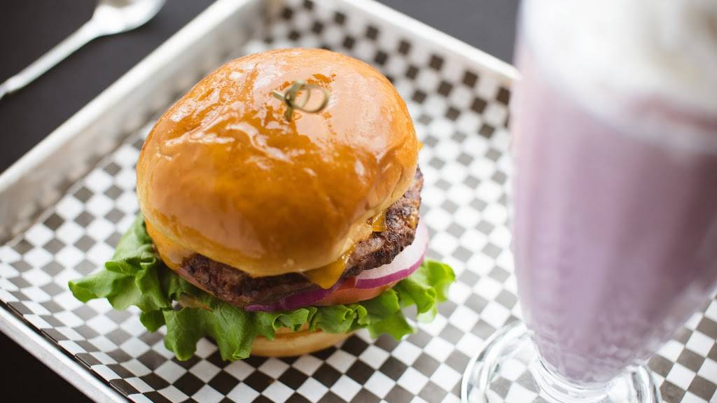 Burgers & Crafts | restaurant | 1204, 600 W 3rd St, Covington, KY 41011, USA | 8595474646 OR +1 859-547-4646
