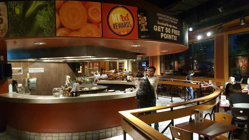 bds Mongolian Grill | restaurant | 43155 Main St #200, Novi, MI 48375, USA | 2487351900 OR +1 248-735-1900