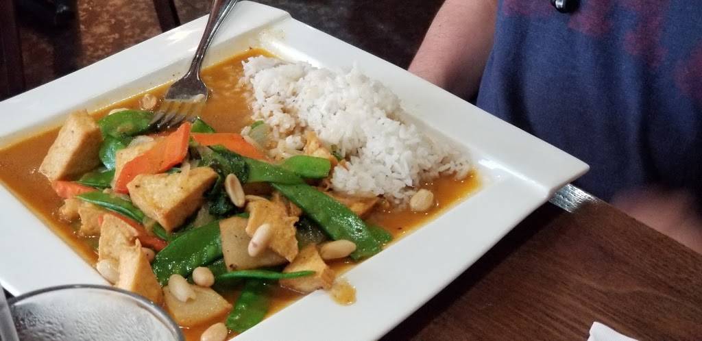 Tokyo Thai | restaurant | 5959 Factory Shops Blvd, Ellenton, FL 34222, USA | 9417223988 OR +1 941-722-3988