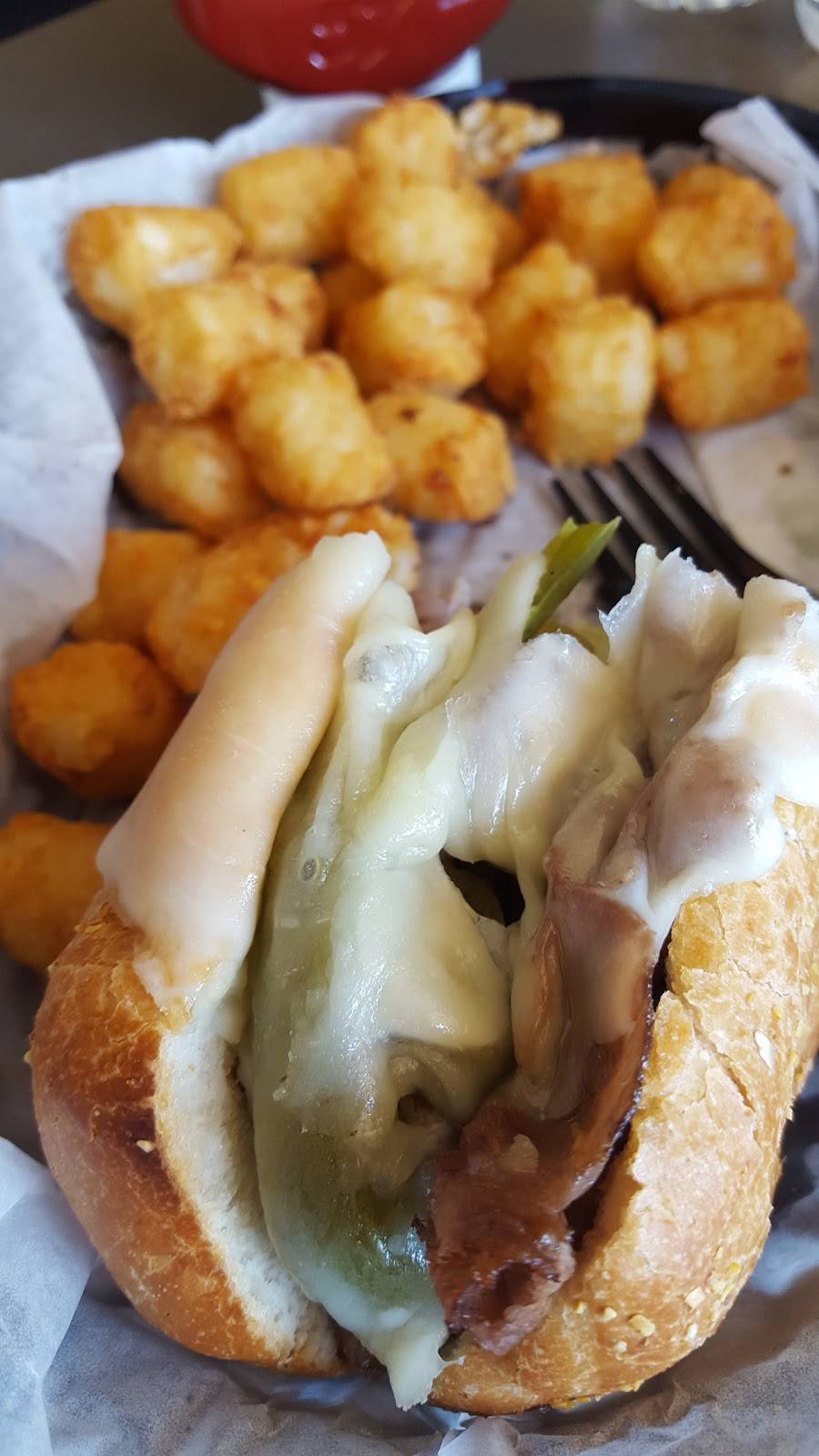 Sports Corner Bar & Grill | restaurant | 956 W Addison St, Chicago, IL 60613, USA | 7739291441 OR +1 773-929-1441