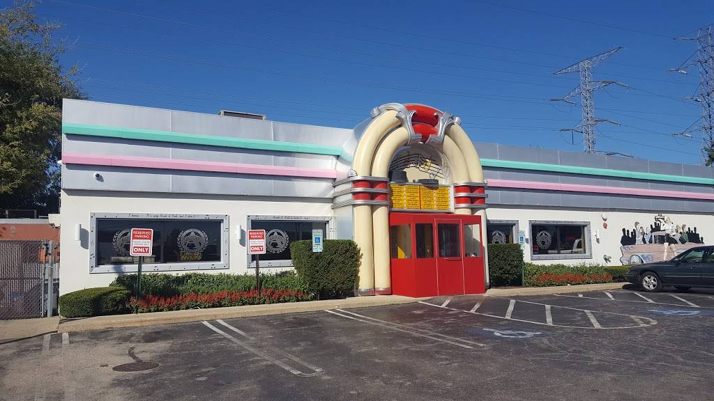 Augustinos Rock and Roll Deli and Grill | restaurant | 246 Schmale Road, Carol Stream, IL 60188, USA | 6306655585 OR +1 630-665-5585